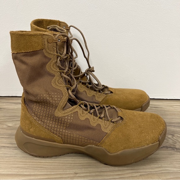 nike military boots coyote
